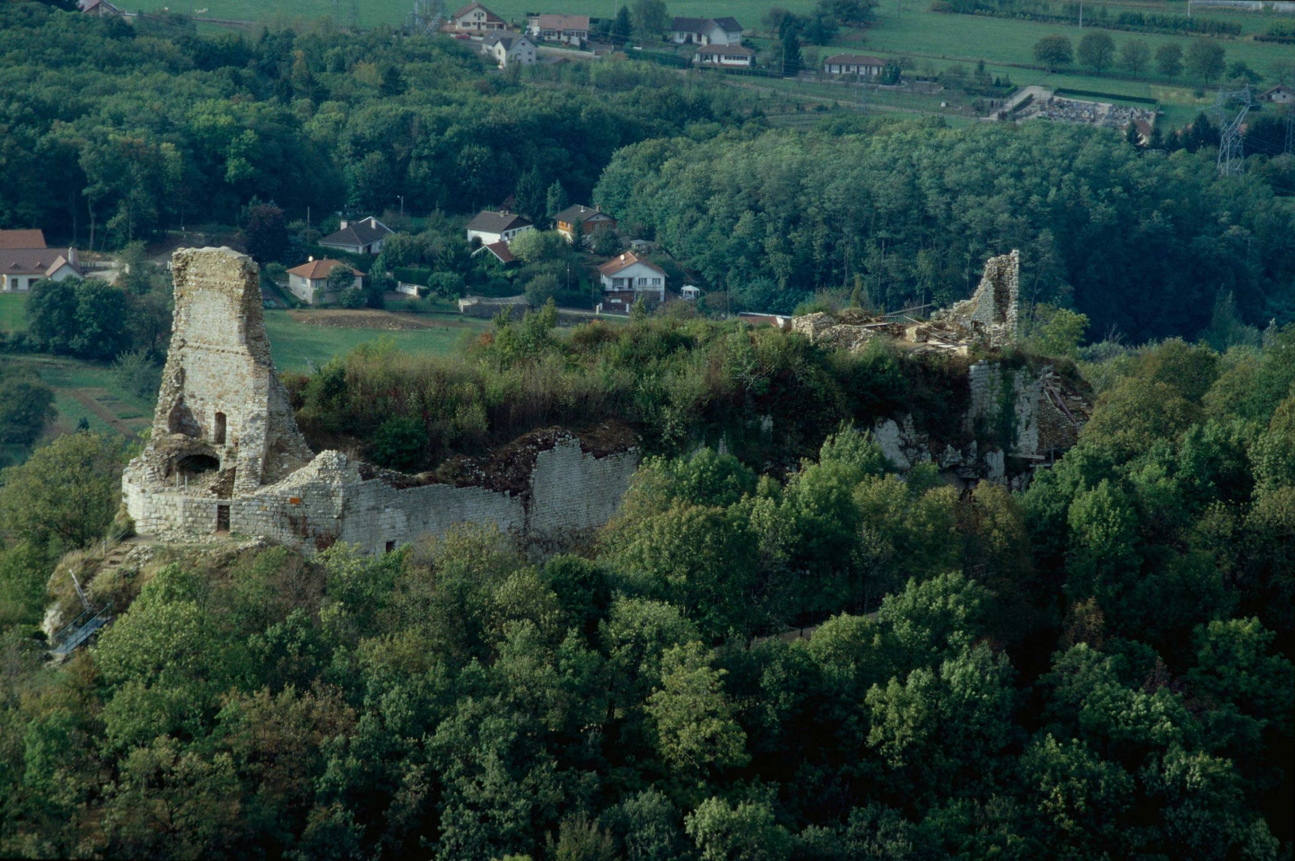 Le Château De Montfaucon Clés Pour Lhistoire Ressources De Bourgogne Franche Comté 9365